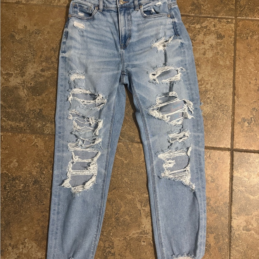 American Eagle Outfitters Light Blue Distressed Boyfriend Jeans